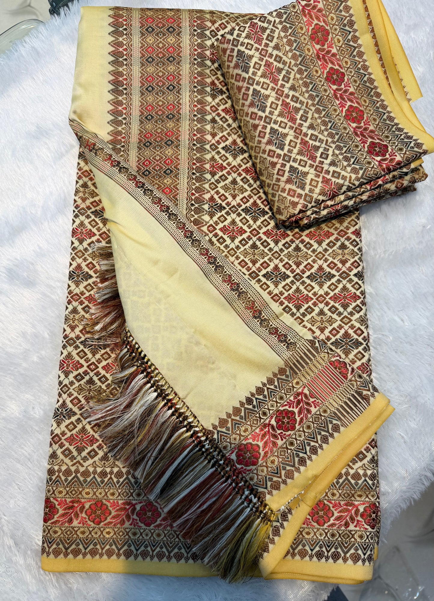 π Stunning Cream & Multicolored Full Khor Woven Masterpiece π
