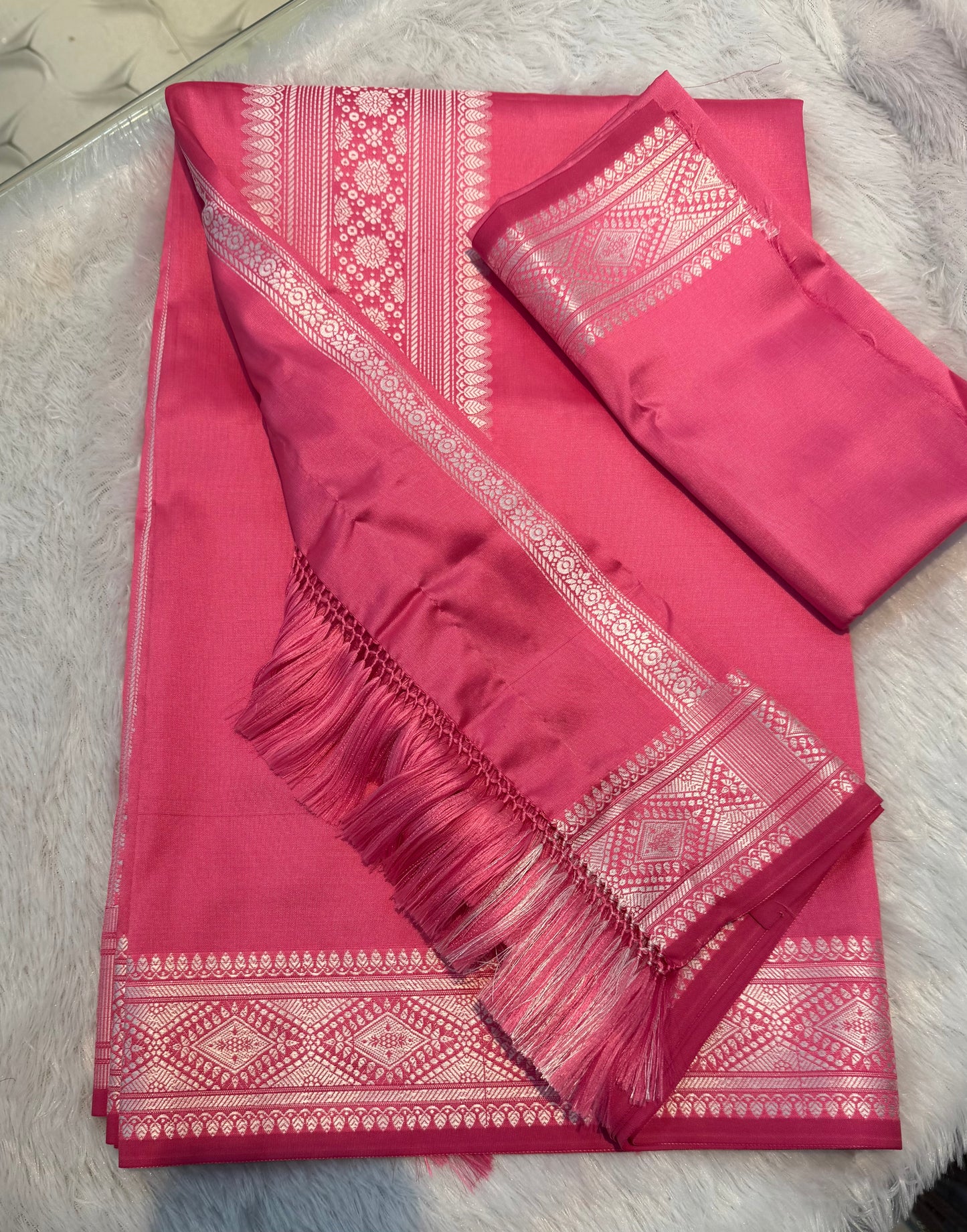 pink peach color bodar white part OD unique design comfortable for any occasion lah dep thain