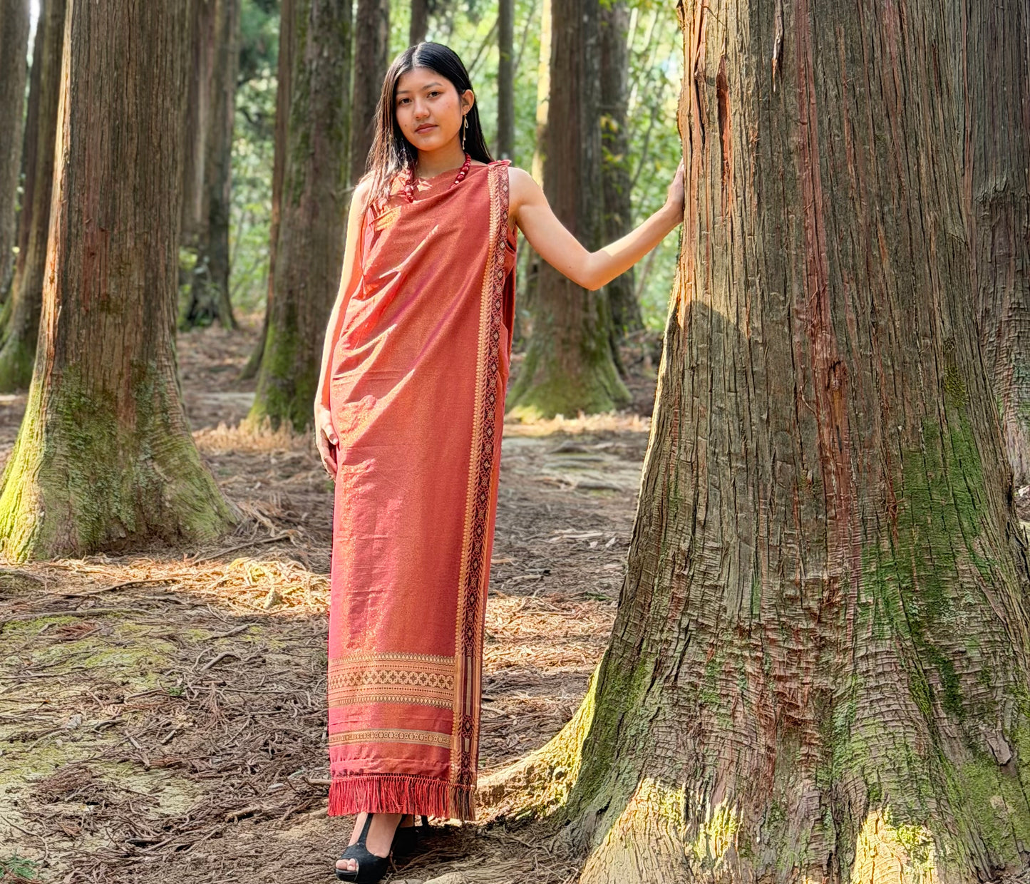Elevate your ethnic wardrobe with this vibrant orange Dhara Dubai  lah dep thain Crafted from a premium, opaque material with a subtle sheen, this piece offers luxurious comfort without compromising on modesty. Featur
