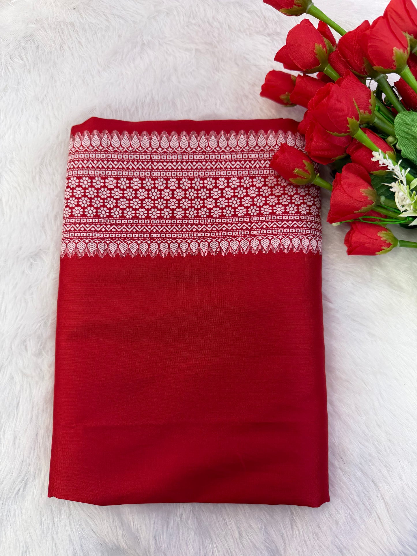 Dhara od beautiful colours with blouse the fabric is soo soft, comfortable and washable!