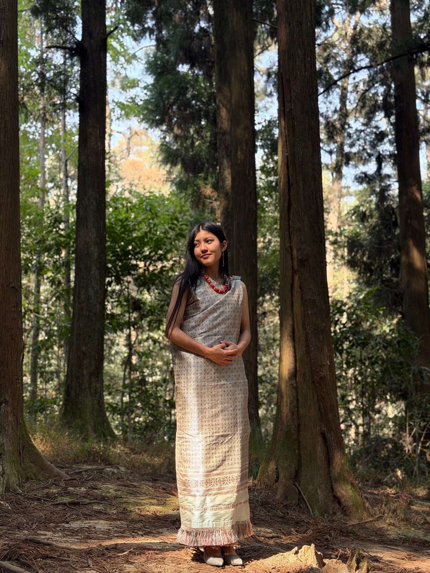 Luxury You Can Wear. Tradition You Can Feel. 💎
Introducing our Premium Full Khor Dhara—where 100% original silk meets breathtaking artistry.