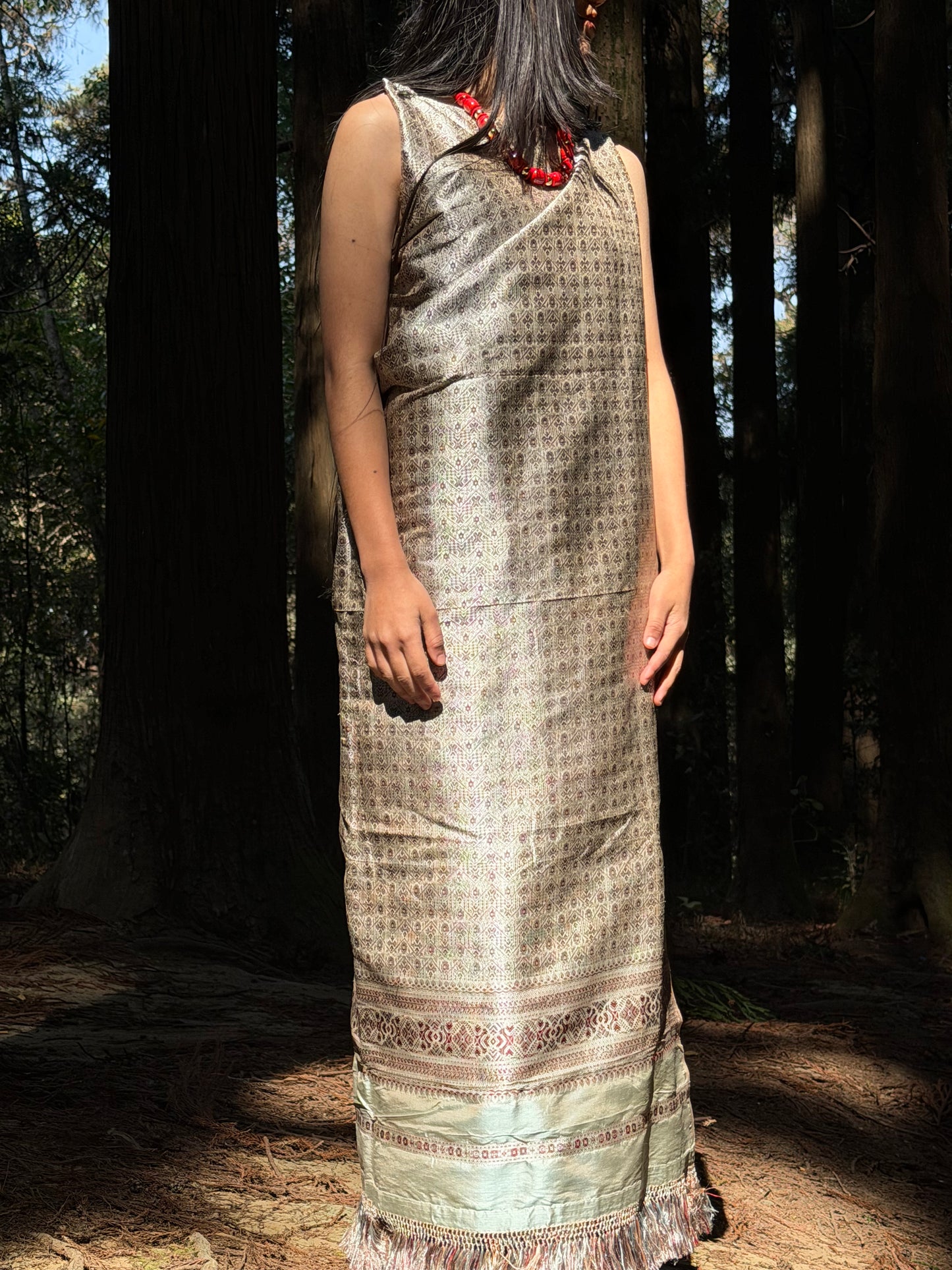 Luxury You Can Wear. Tradition You Can Feel. 💎
Introducing our Premium Full Khor Dhara—where 100% original silk meets breathtaking artistry.