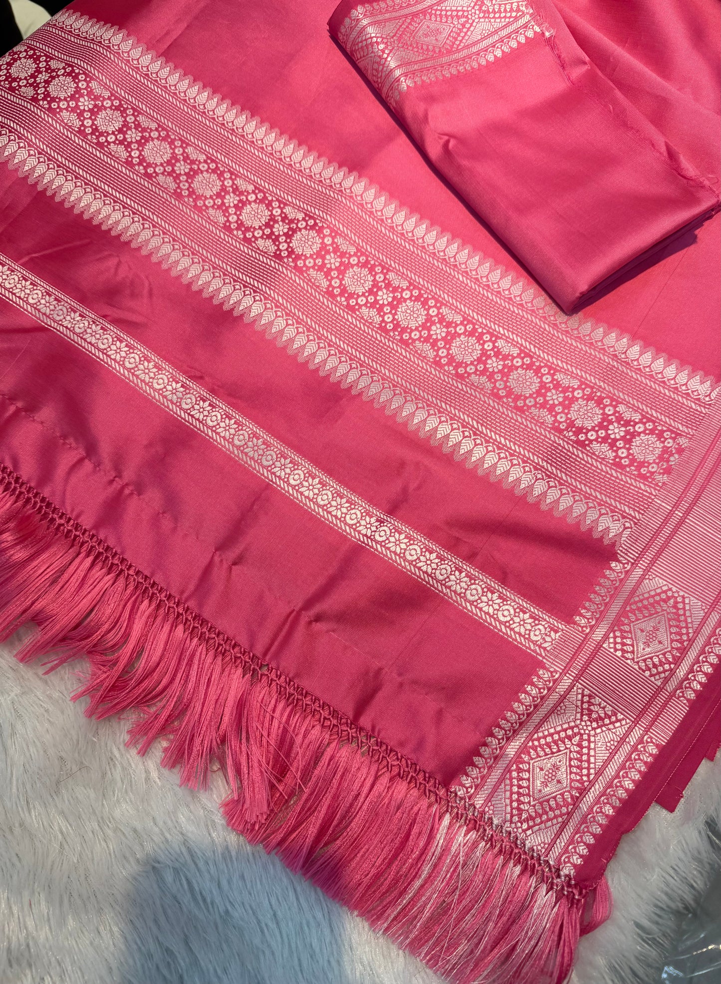 pink peach color bodar white part OD unique design comfortable for any occasion lah dep thain
