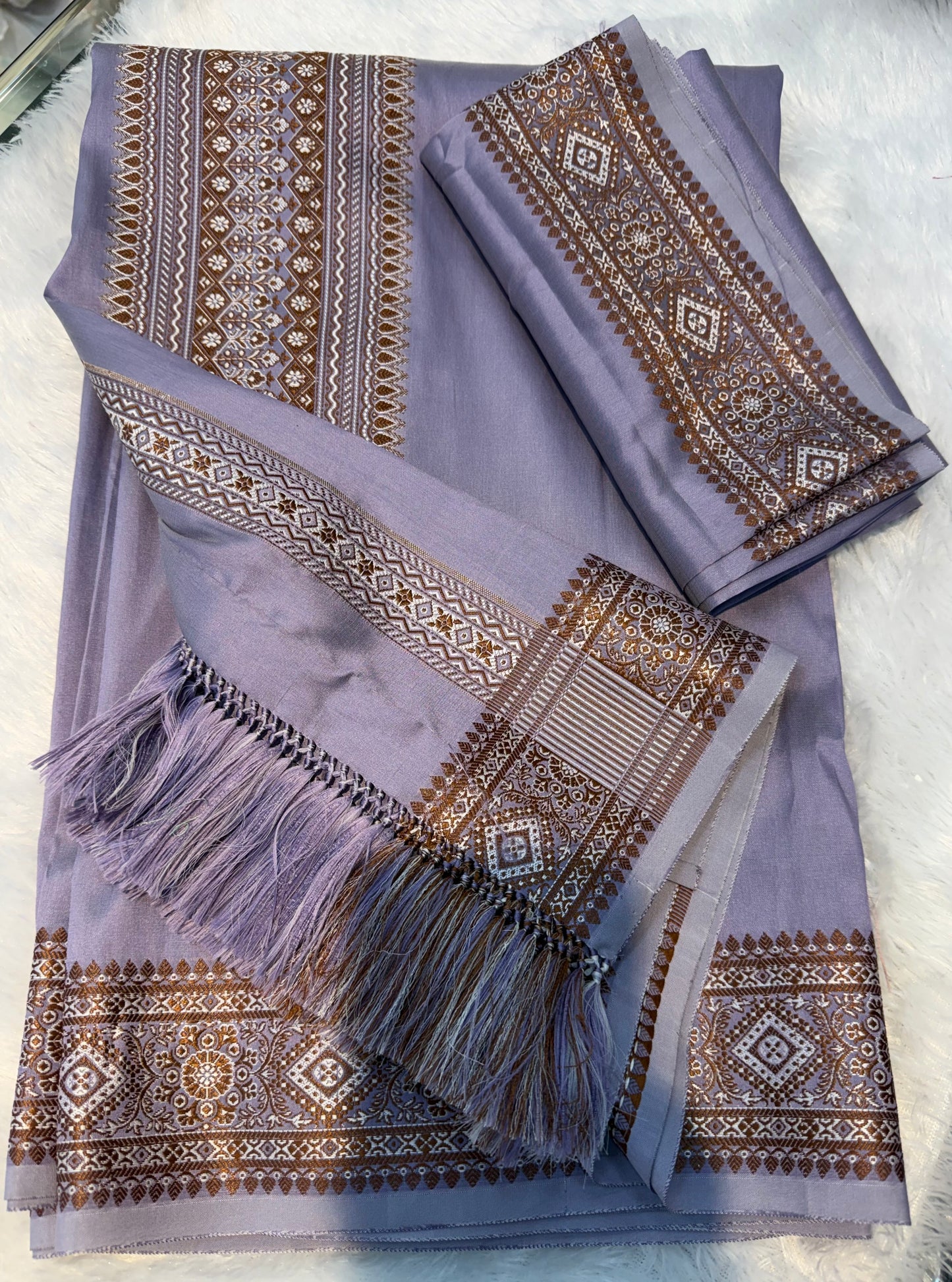 Delight Dhara lah dep thain: Premium Lavender Fabric with Ornate Bronze Border and Hand-Knotted Tassels