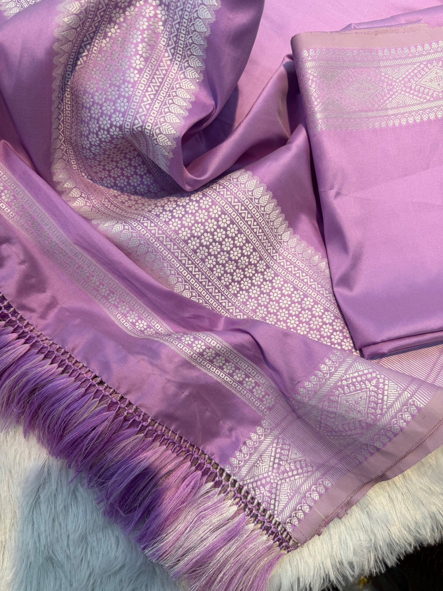 gorgeous lavender OD Dhara see the combination of Dhara lah del thain in your budget