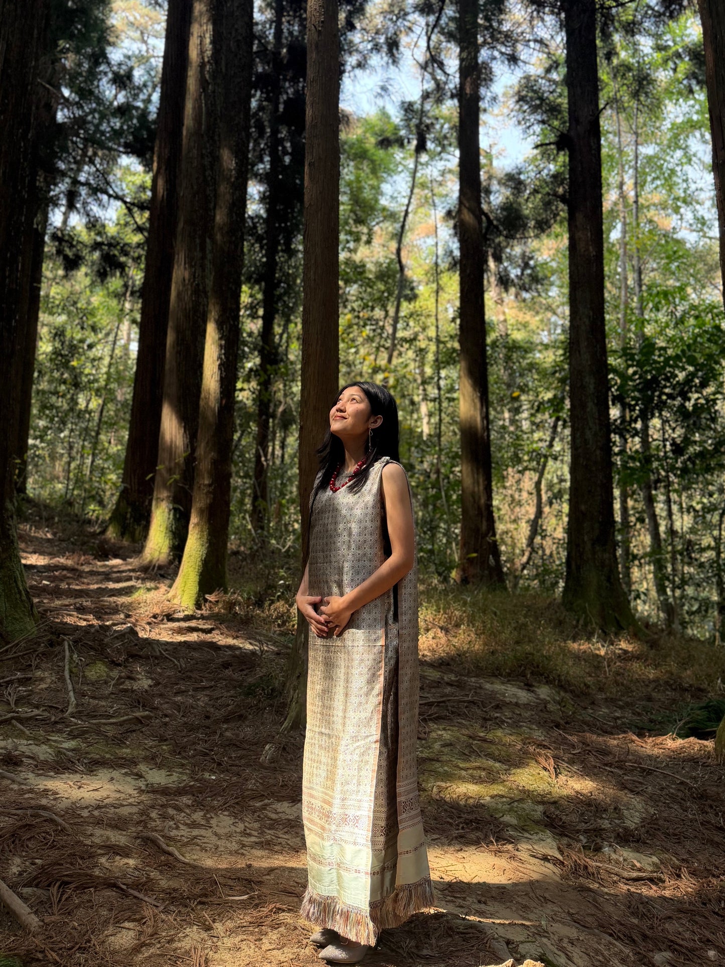 Luxury You Can Wear. Tradition You Can Feel. 💎
Introducing our Premium Full Khor Dhara—where 100% original silk meets breathtaking artistry.