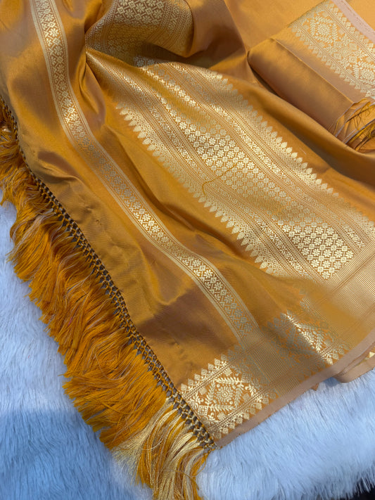 mastard colour with golden part unbelievable combination at your budget lah dep thain